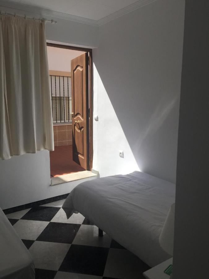 Hostal VILLA CARBULA Almodovar del Rio Exterior foto